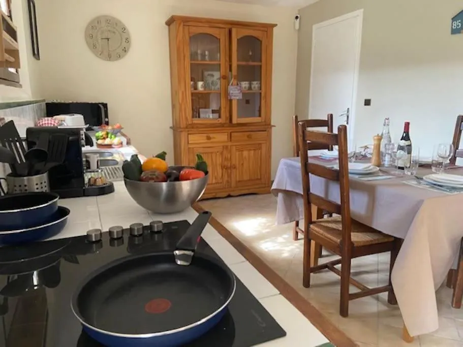 Evasion En Provence Bas De Villa Avec Jardin & Vignes, Soleil & Fraicheur Les Pennes-Mirabeau 0*,